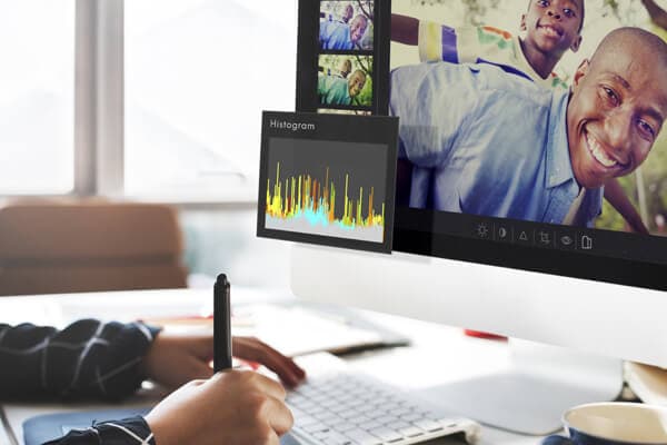 an artist transform image from 2D into 3D